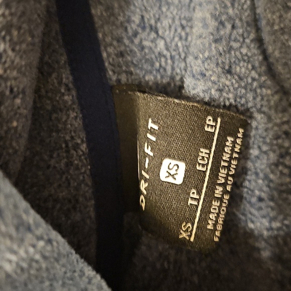 Nike Women's Pullover with Mock Neck - Picture 9 of 10